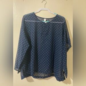 Old Navy Women’s Blouse Sheer Blue and White Size M Pullover One Button Oversize